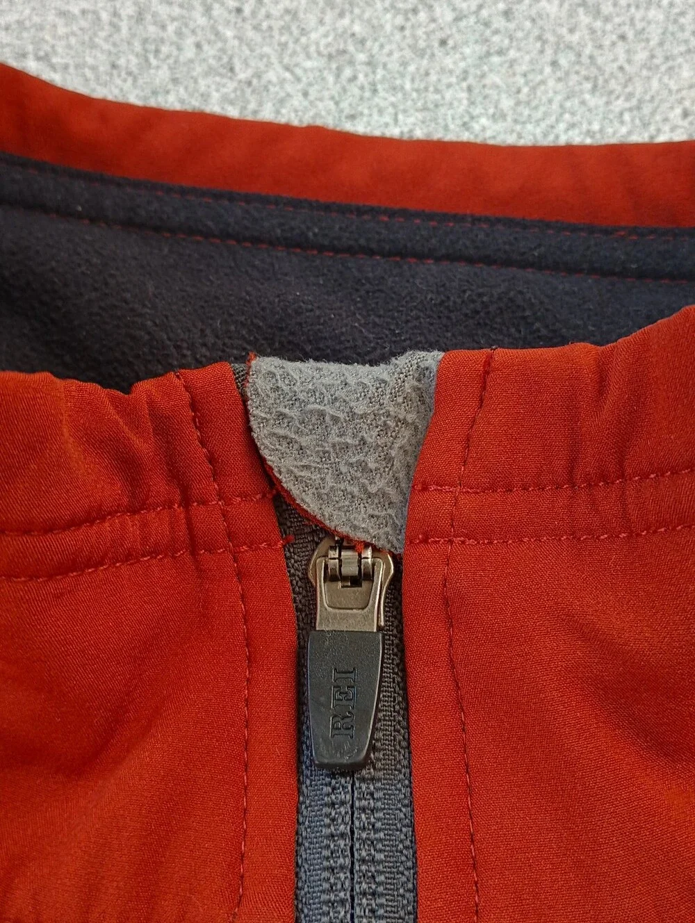REI Men's Fleece-Lined Softshell Jacket Rust Orange Red Full Zip Pockets